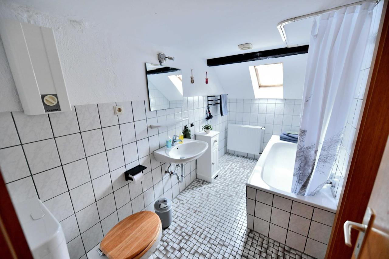 Ferienwohnung Im Alten Bauernhaus Линдлар Екстериор снимка